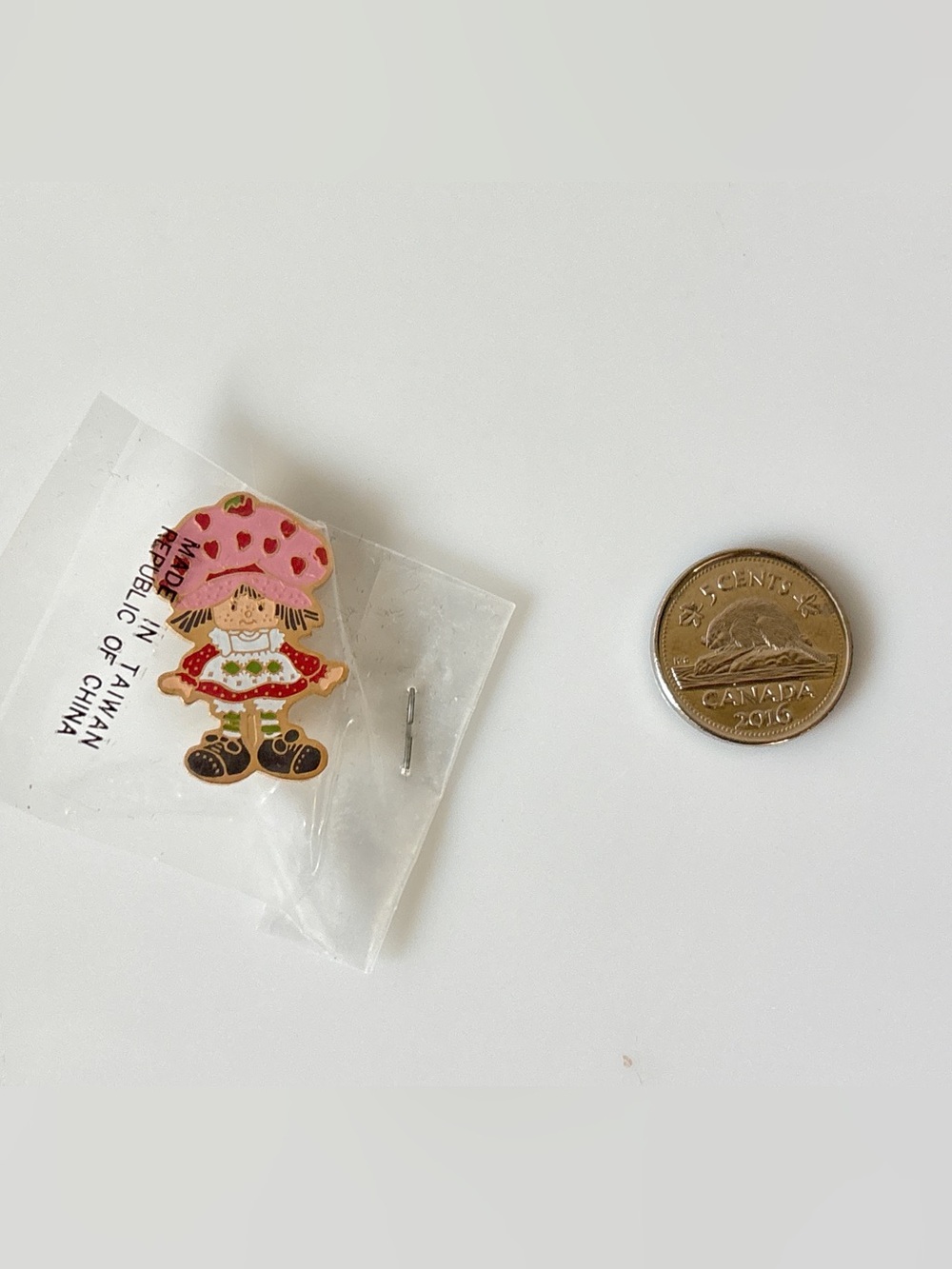 Vintage 1980 Strawberry Shortcake Enamel Lapel Pin Brooch A.G.C. Taiwan NOS